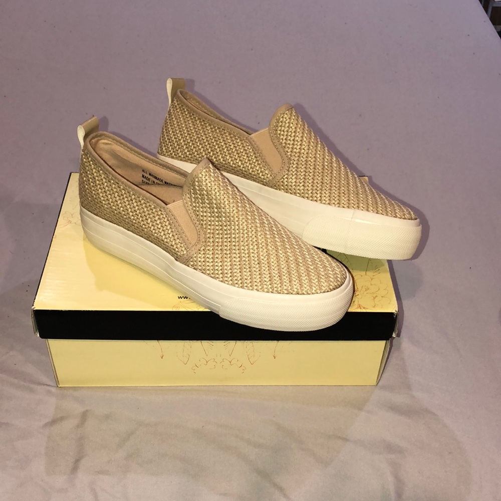 **NEW**Casual slides